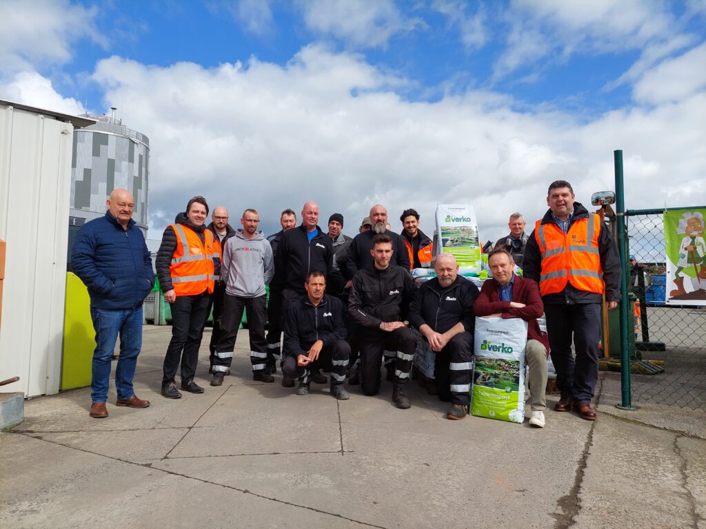 groepsfoto pallet compostzakken